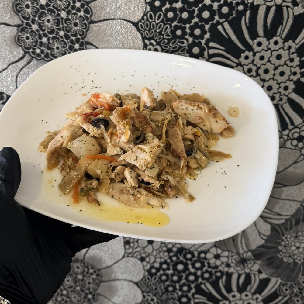 Pollo con verdure e olive