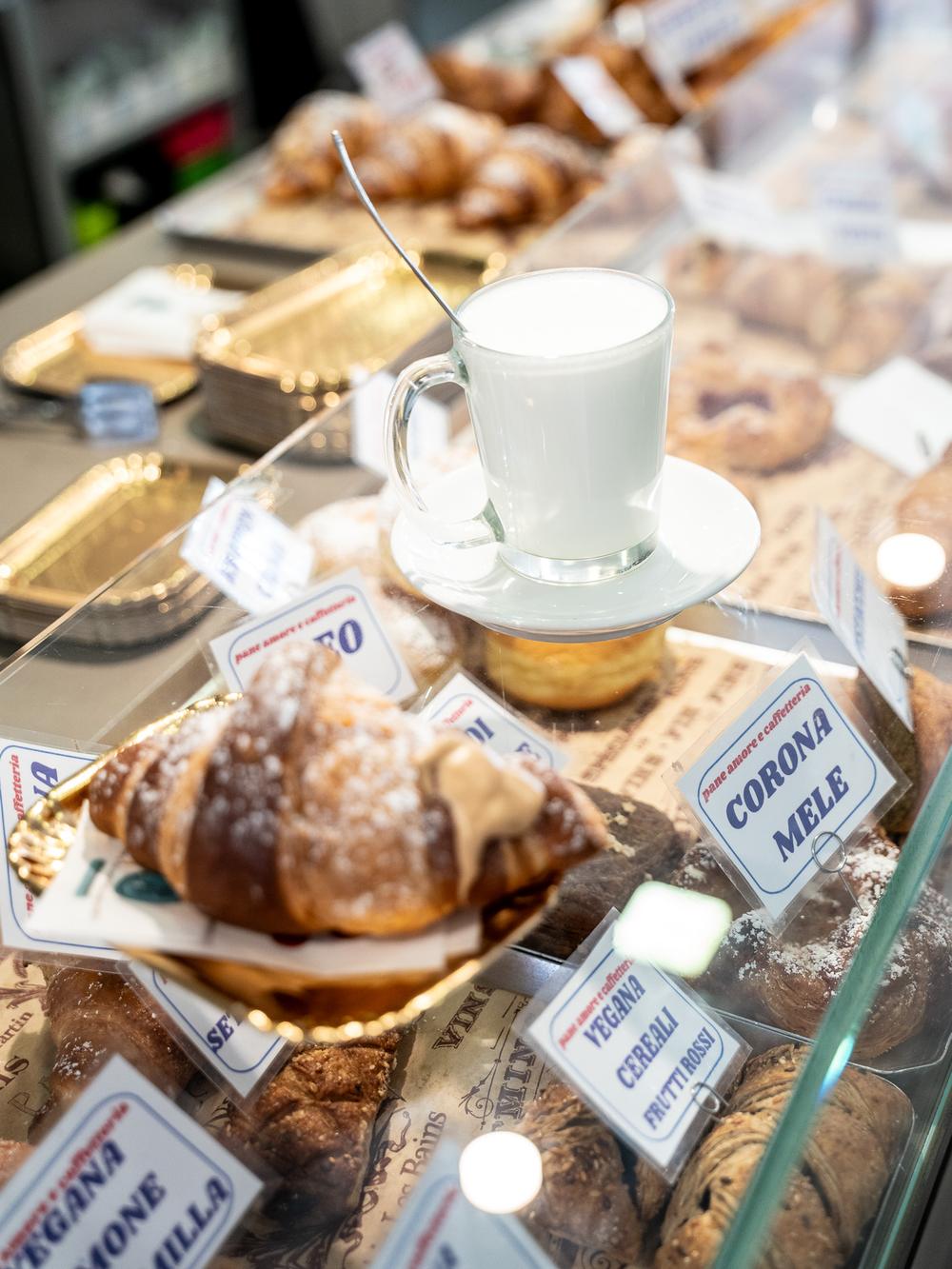 La vetrina della pasticceria